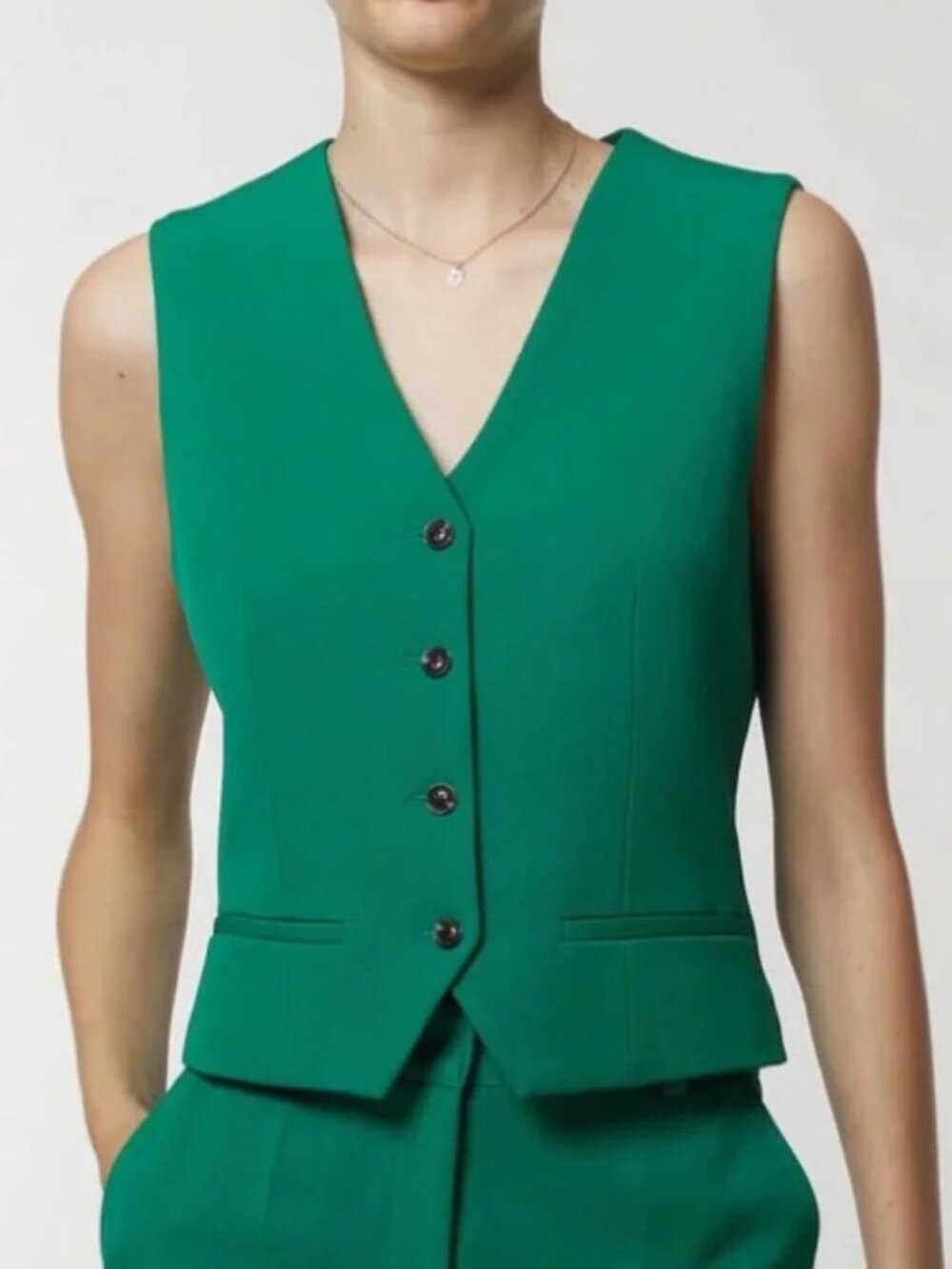 Saint Art Maude Vest in Emerald Size Large NWT